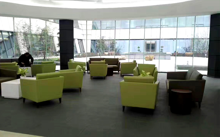 创造性经营和技巧医院专用门加盟店制胜市场